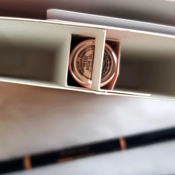 Anastasia BH Deluxe Brow Kit in Soft Brown - Picture 5 of 6